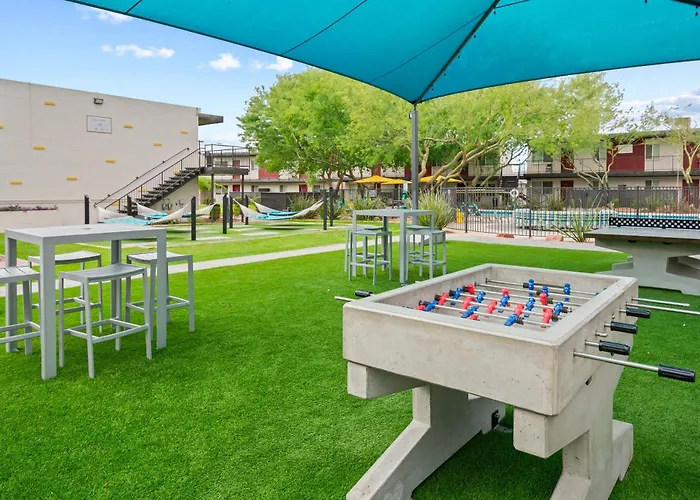 2b1b Stylish Haven - Pool And Parking *