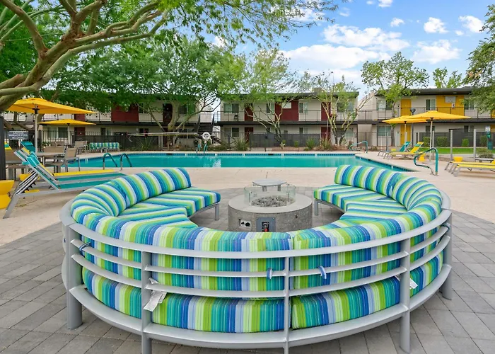 Apartment 2b1b Stylish Haven - Pool And Parking *