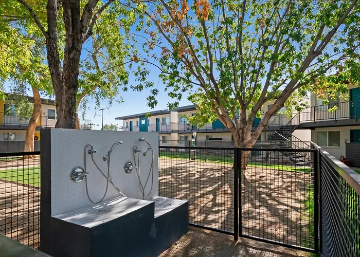 2b1b Stylish Haven - Pool And Parking * Tempe