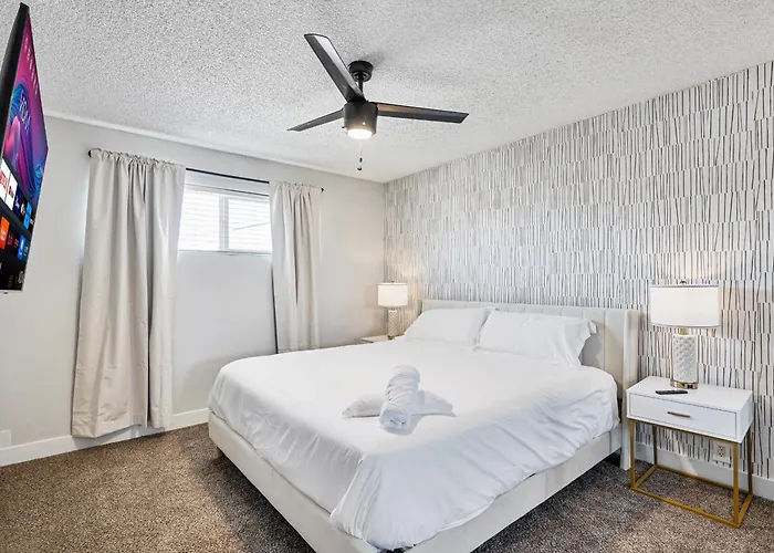Apartment 2b1b Stylish Haven - Pool And Parking