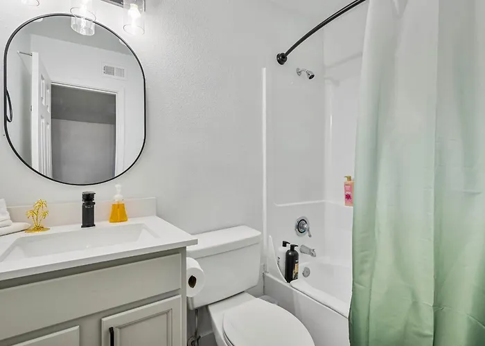 Apartment 2b1b Stylish Haven - Pool And Parking Tempe